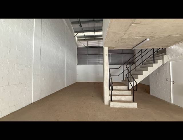 211M² FACTORY TO LET IN SHAKAS HEAD